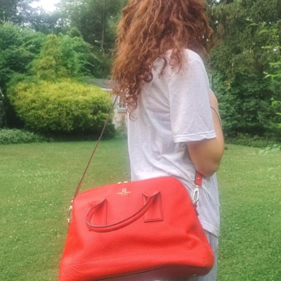 New kate spade Large Red Domed 2 Way Pebble Leather Convertible Crossbod… - Picture 9 of 16
